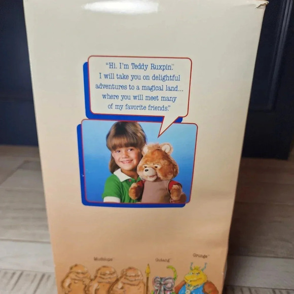 Vtge 1985 Teddy Ruxpin in orgnl box w/ books, tapes, answer box - Picture 15 of 16